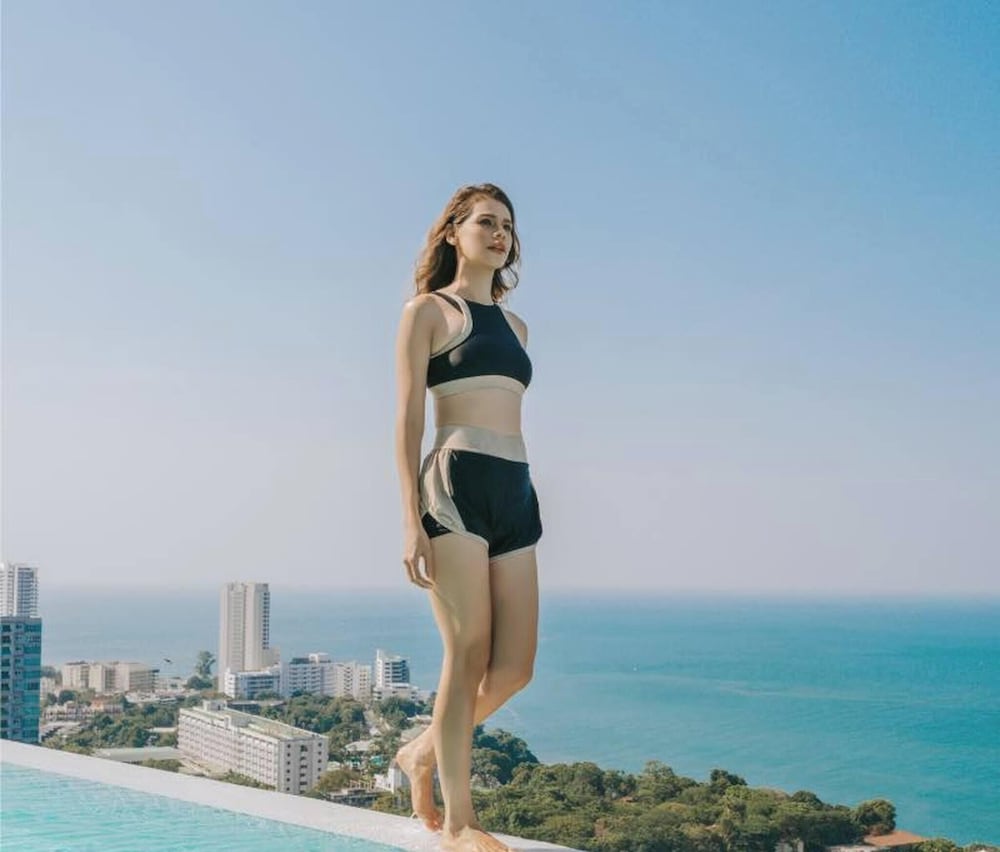 2 Bed Room Sea View High Floor Luxury Accomodation