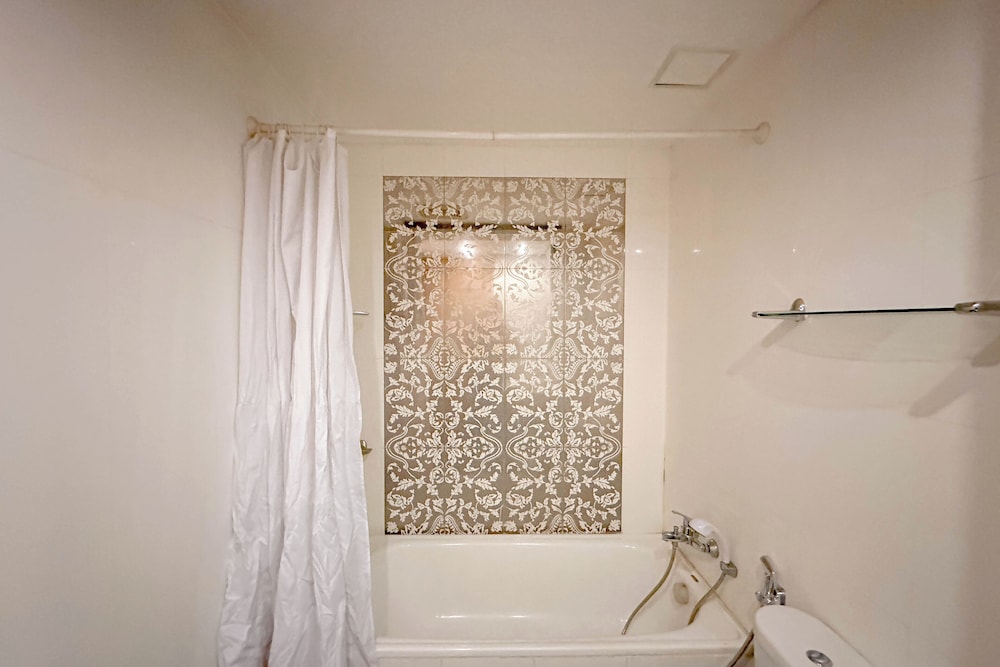 Spacious And Comfortable Living 3Br Apartment At Aryaduta Residence