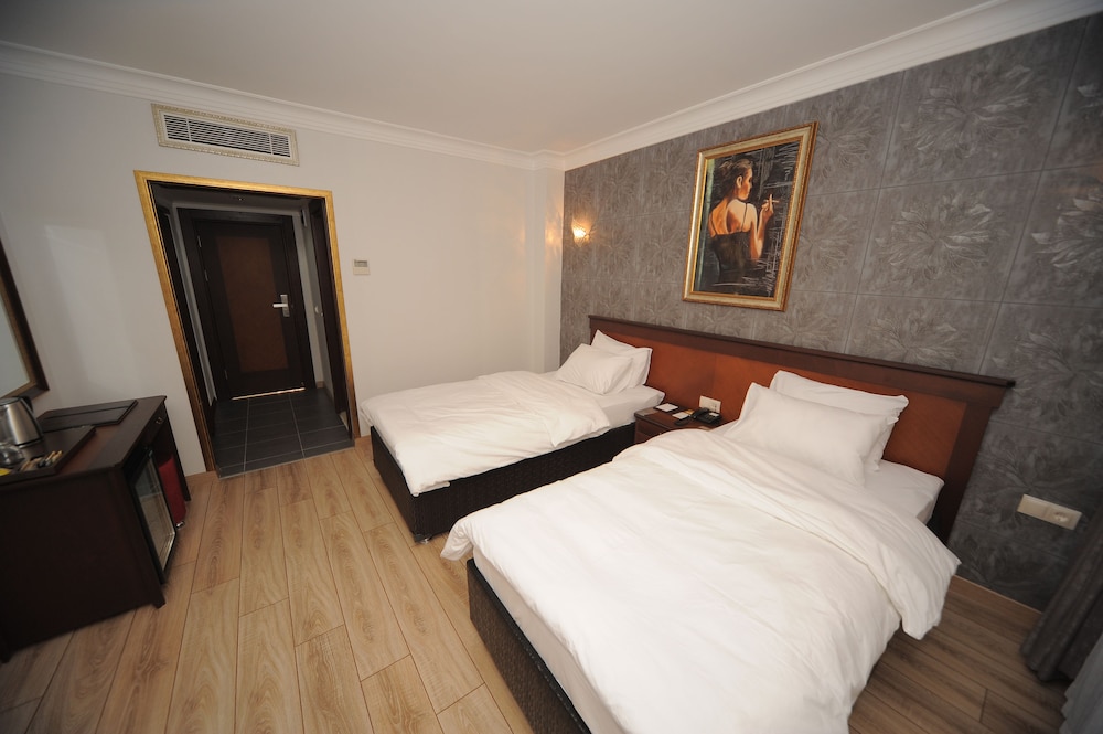Golden Lake Otel - Image 15