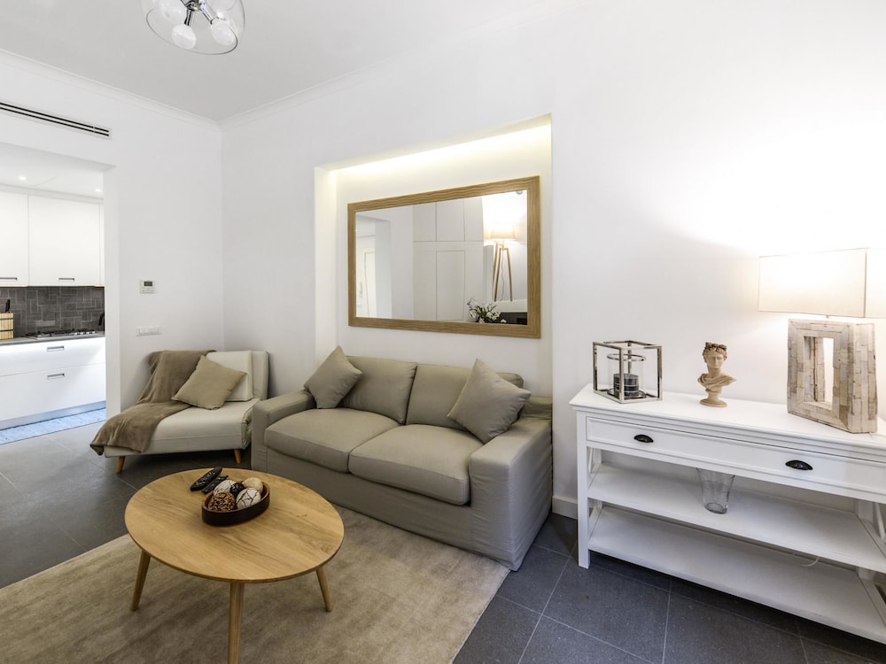 Popolo Apartment