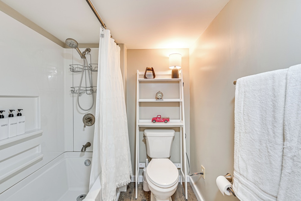 Rock Climb, Hike, Relax! Quiet Beattyville Retreat