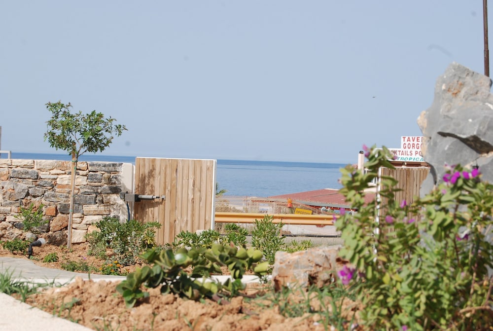 Okirroi Villas