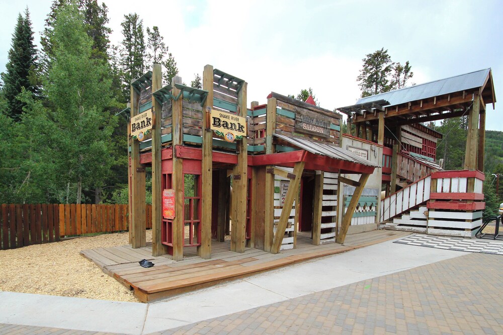 Red Hawk Lodge 2297