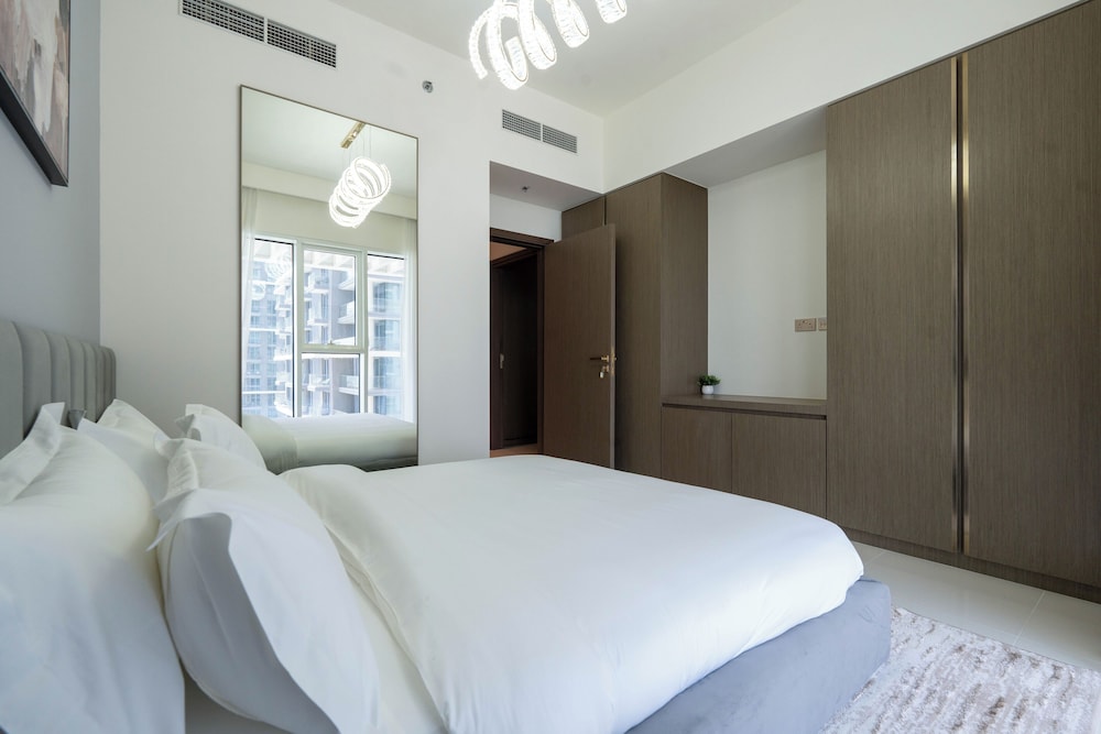 KeyRock - Grand Bleu Apt with Palm View