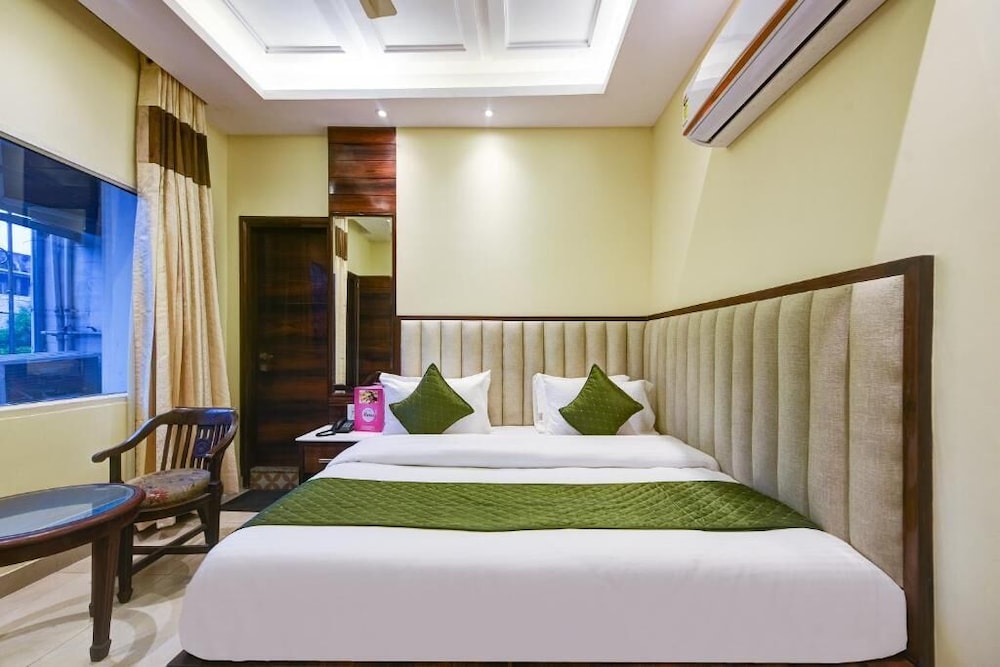 Hotel Geet Deluxe