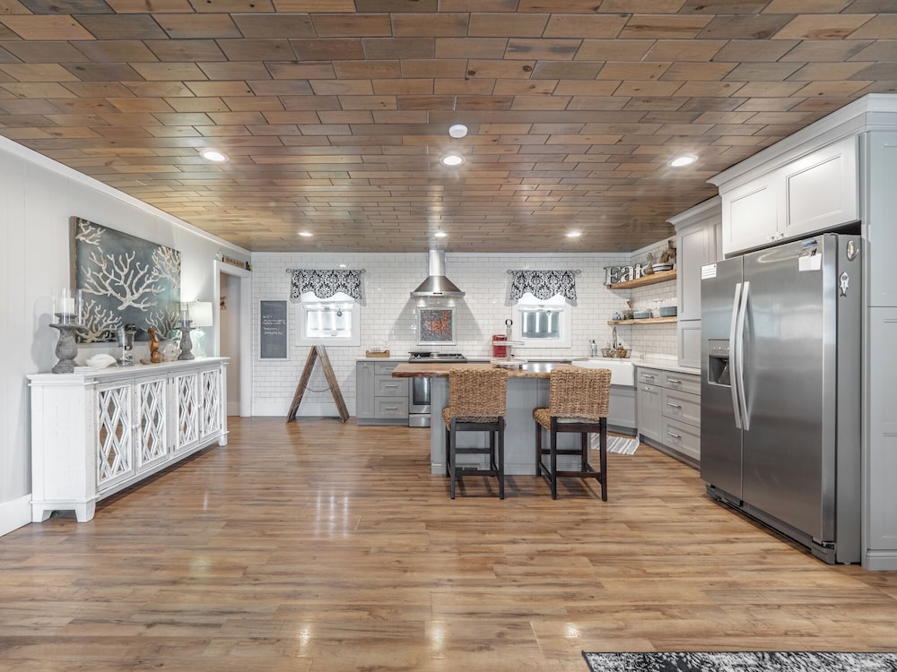 Barefoot Bungalow by Carolina Retreats