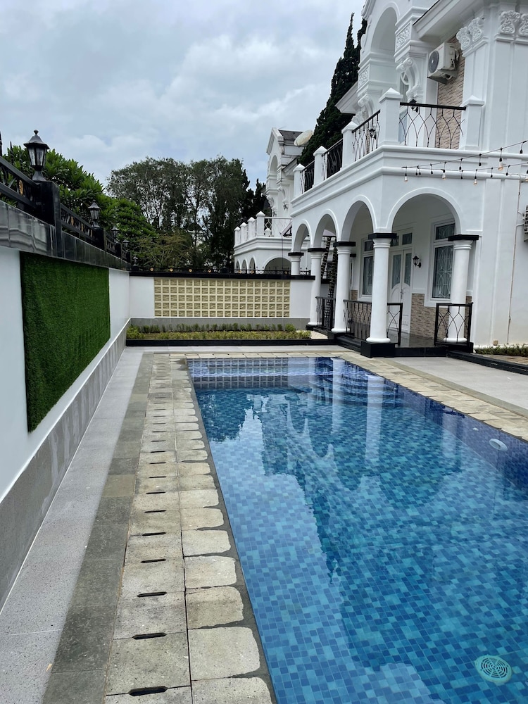 Eton Asia Kota Bunga Villas view 4