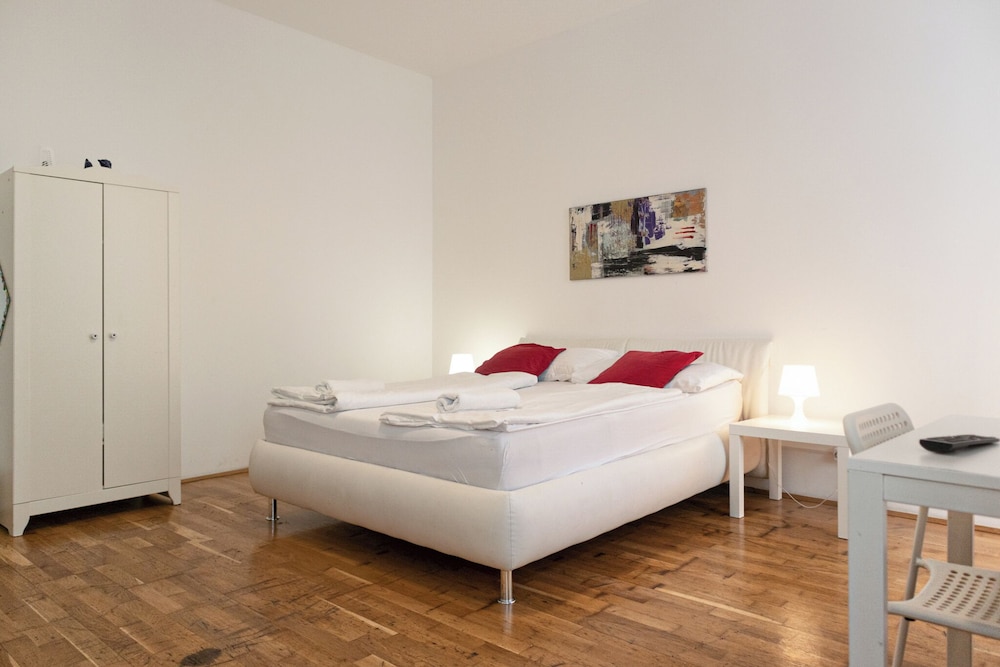 Affordable 3BR Apt Belvedere Vicinity