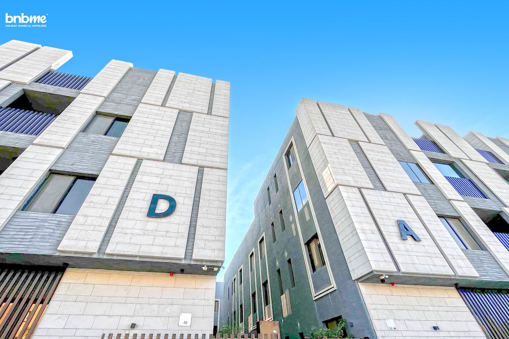 bnbmehomes - Pvt Rooftop in Al Malqa -C4