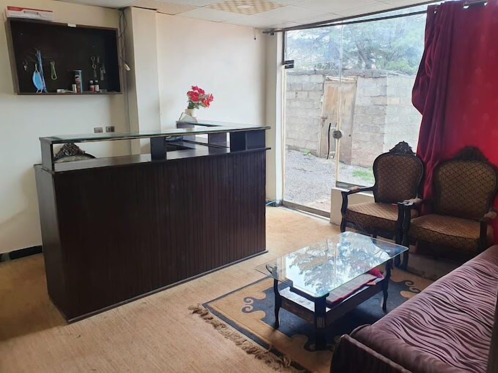 Lobby & Reception