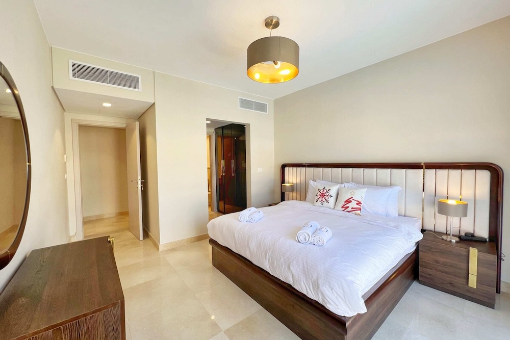 Xuru Stays I Homestyle 3BR Penthouse Pool & Beach View