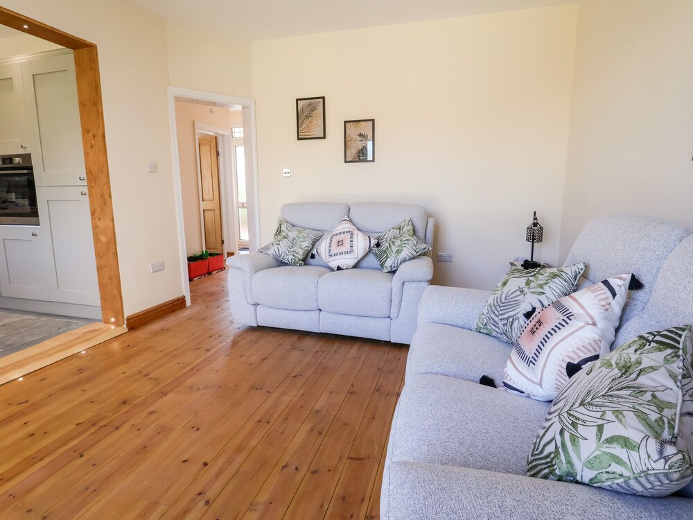 3 Rhyd Drive