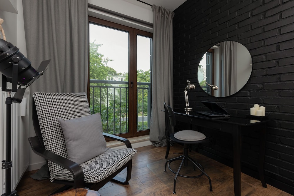 Trendy Apartment Wola by Renters view 2