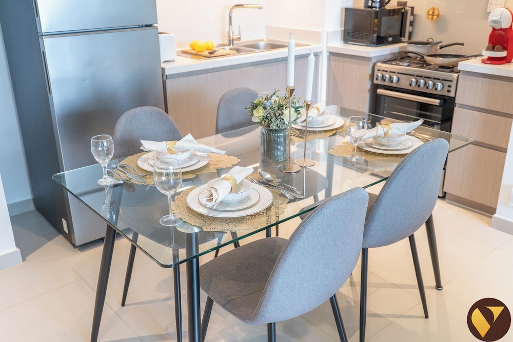 Luxury 2BR in ACT 1 Near Dubai Mall