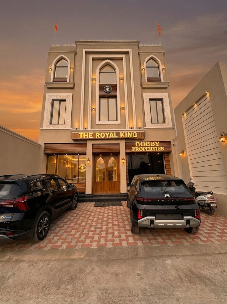 Hotel The Royal King