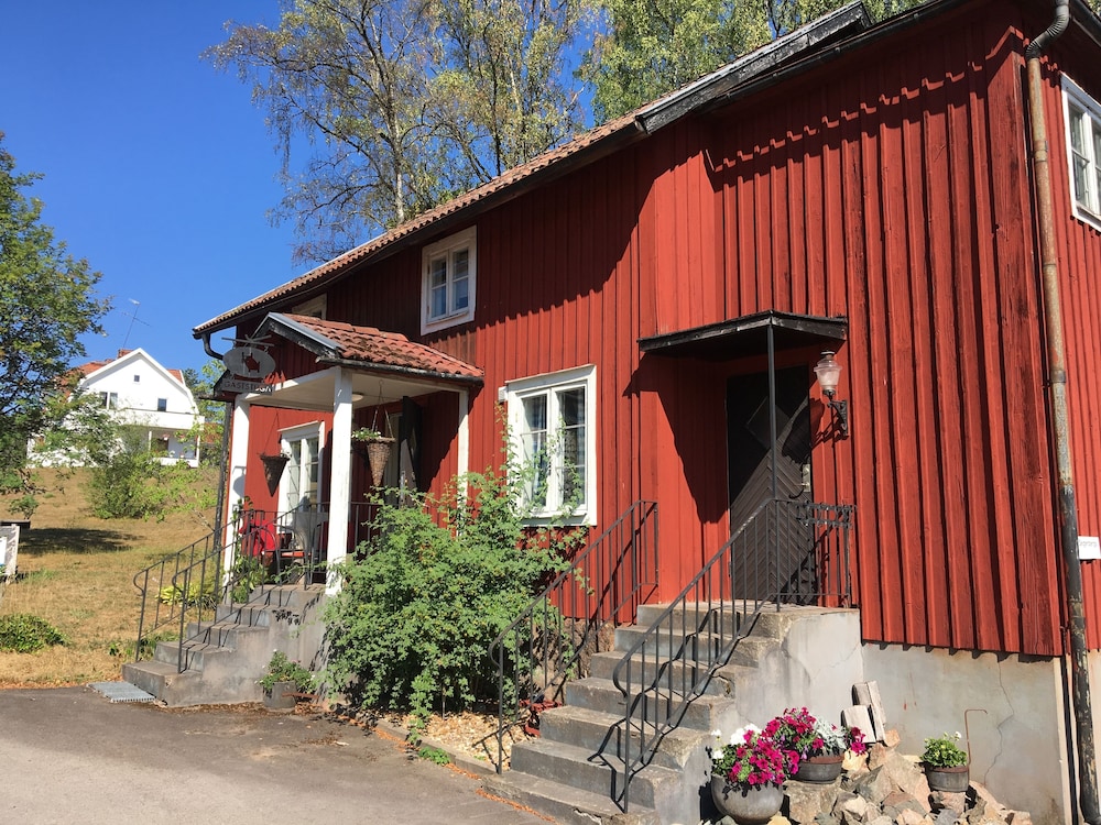 Cafe Sergel Bed & Breakfast