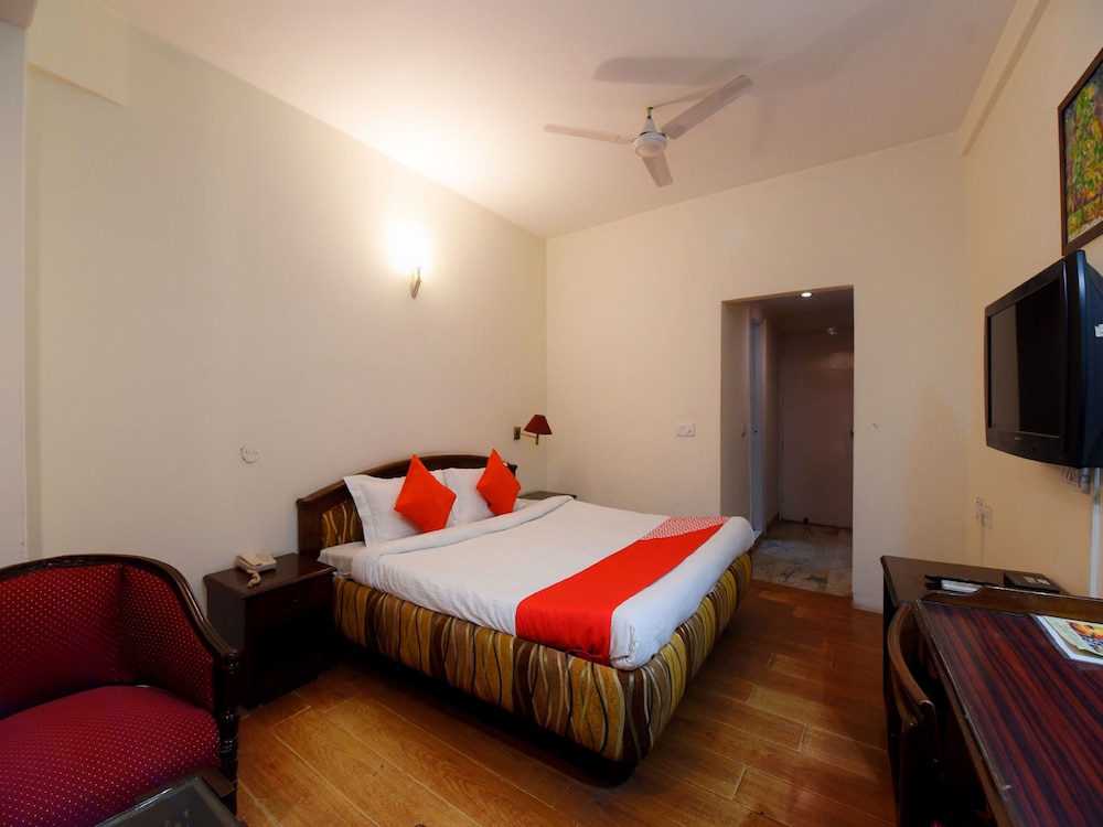 OYO 17097 Kenwood Resort