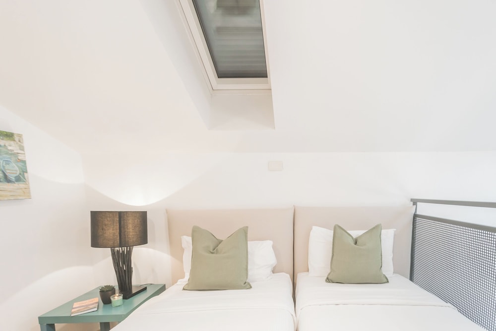 Borsieri Como Apartments with Parking by Rent all Como