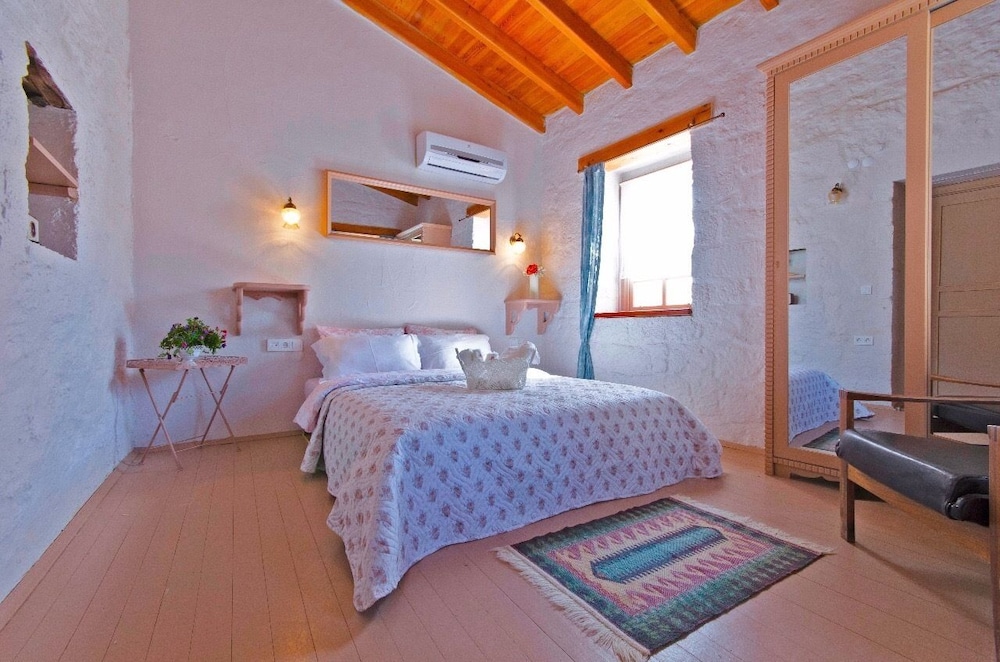 Lilyum Alaçatı Butik Otel - Image 35