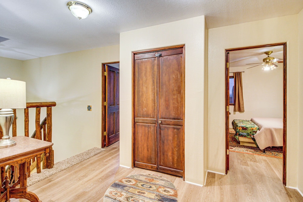Stunning Sandia Mtn Views: Rio Rancho Retreat