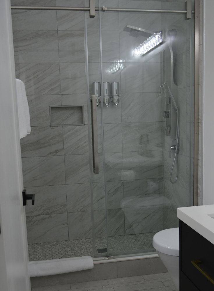 Dimond Abode Vacation Rental