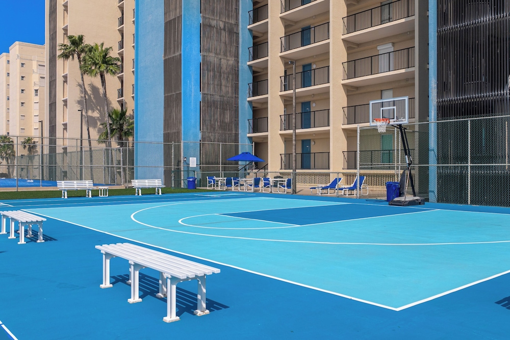 Gulf-view Corner 3BR w/ Balcony & Luxe Amenities