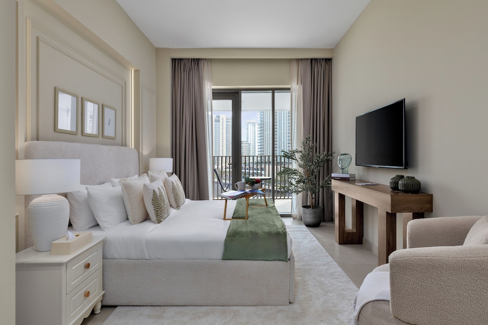 Maison Privee - Creekside Elegance w/ Canal Vws at Creek Beach