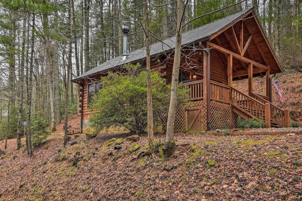 Cherry Log Cabin: 10 Min to Ellijay/blue Ridge! view 2