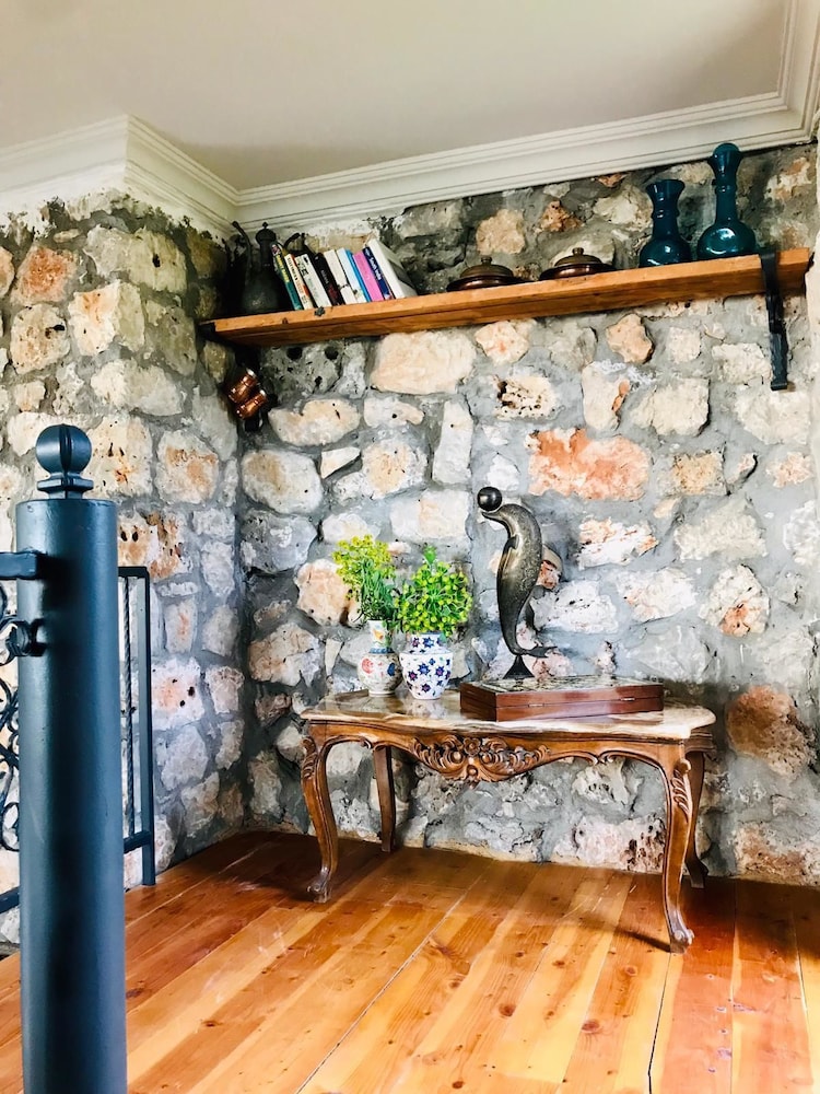 Kale Lodge - Adults Only - Image 11