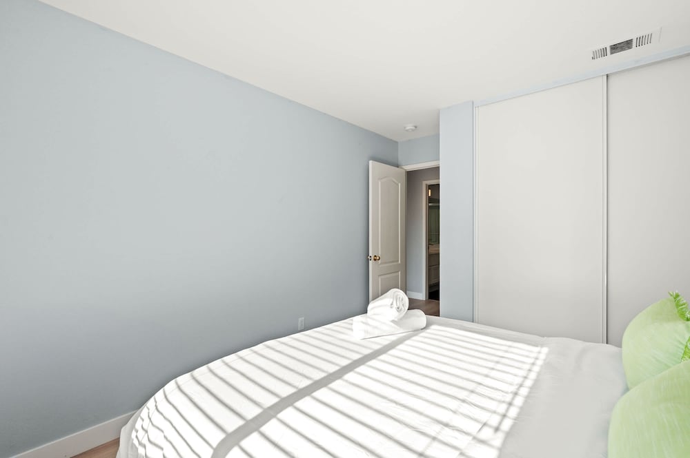 Bright Designer Home w Pool Near Everything
