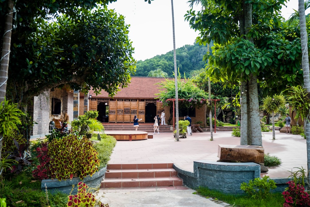 Kovie Hoa Lac Xanh Resort