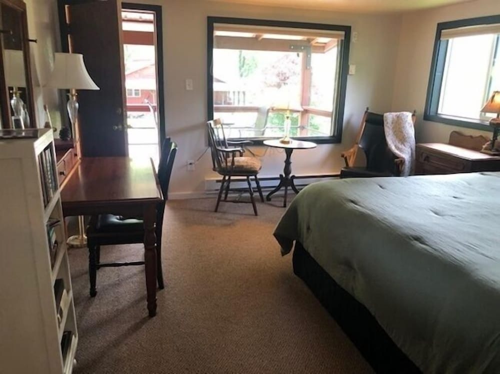 Reflections Inn