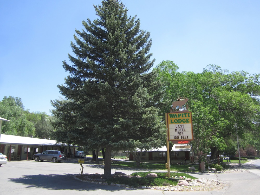 Wapiti Self-Service Lodge
