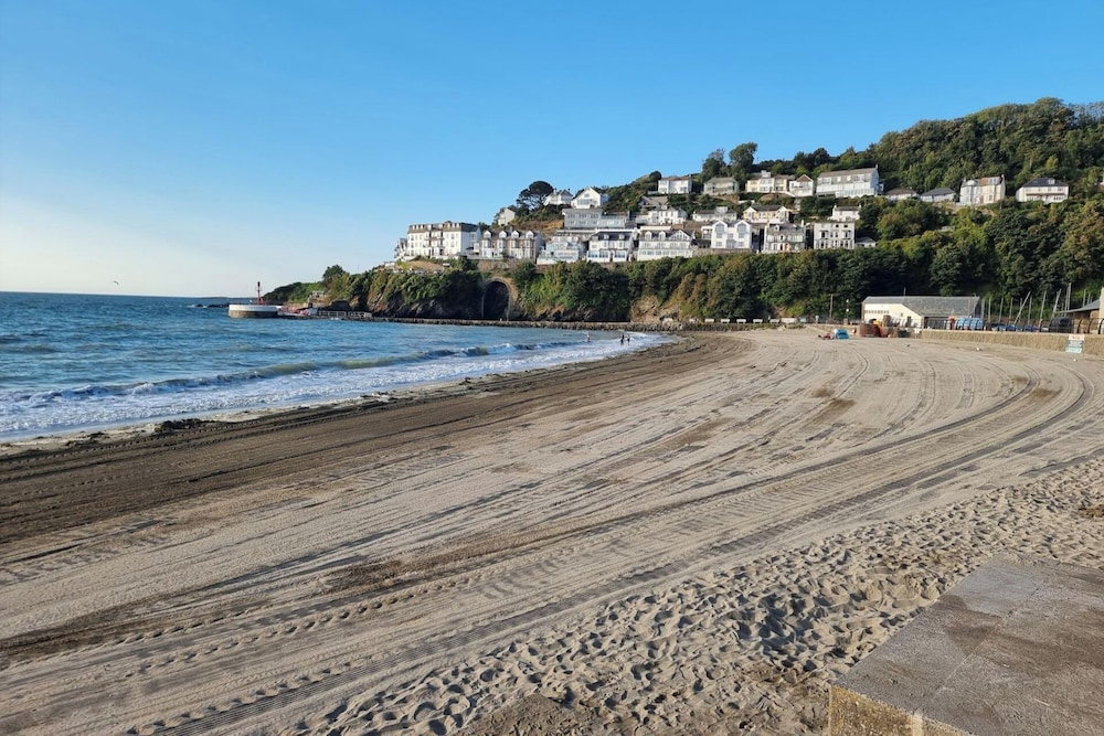 Seaside Escape at Looe Cottage