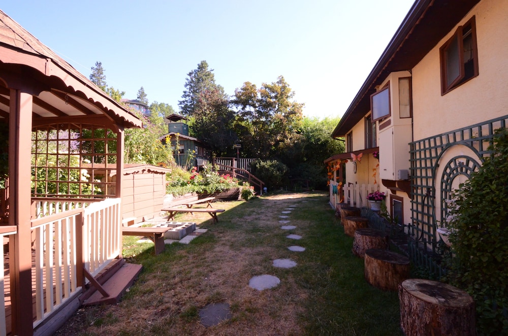 Fairy's Garden Chalet