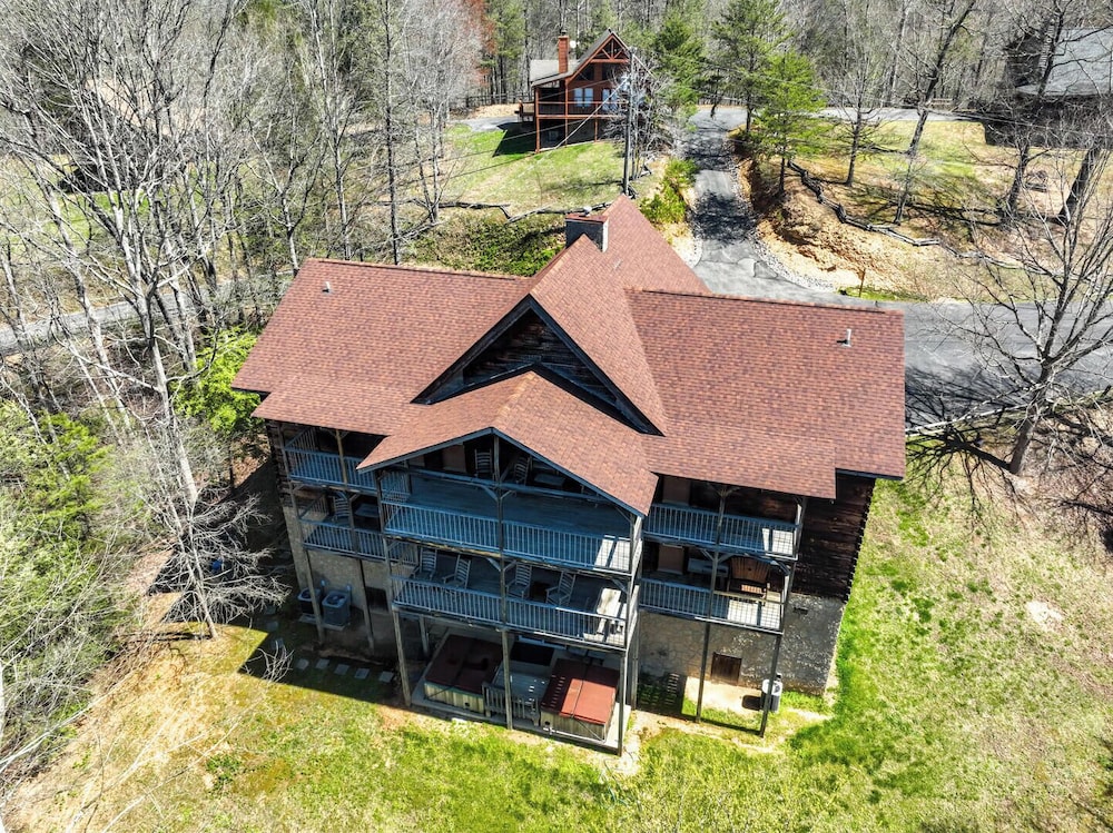 Country Pines Lodge