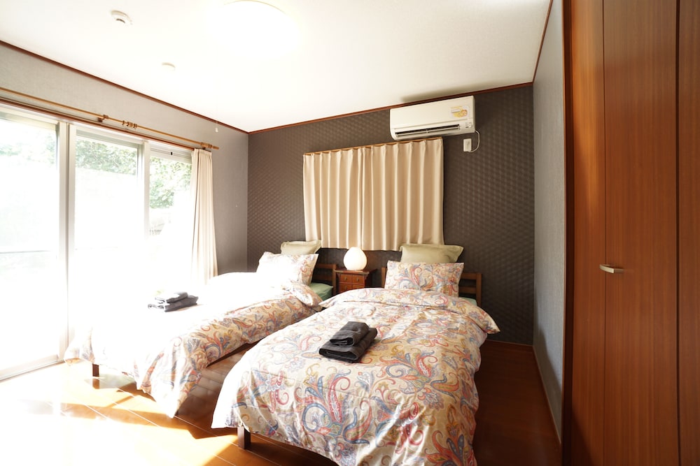 PINK Suite HOUSE view 2