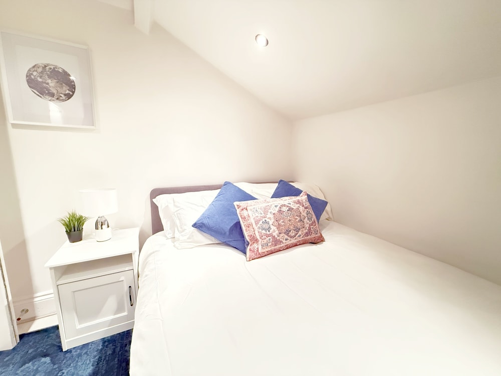 25min to Central - Zone 2 - Free Parking - Sleep 6