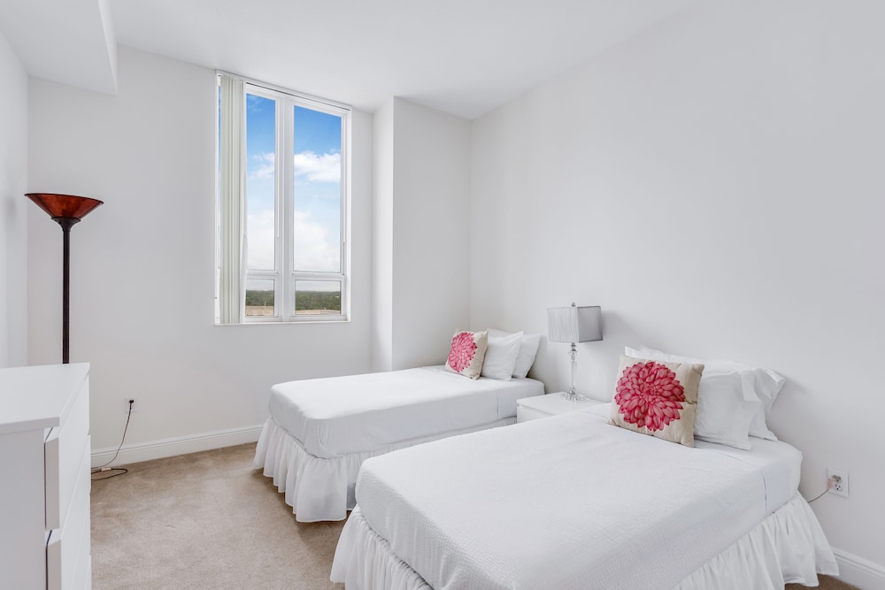 Towers of Dadeland by Miami Vacations