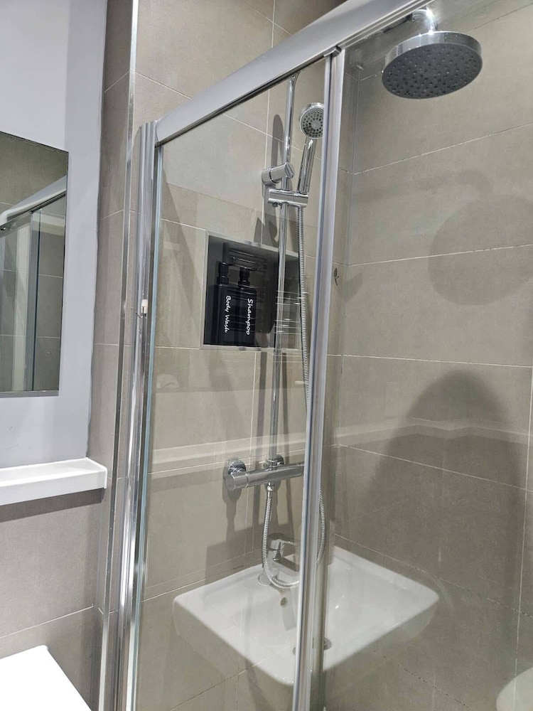 London Heathrow Luxury Apartment - Fully Equipped