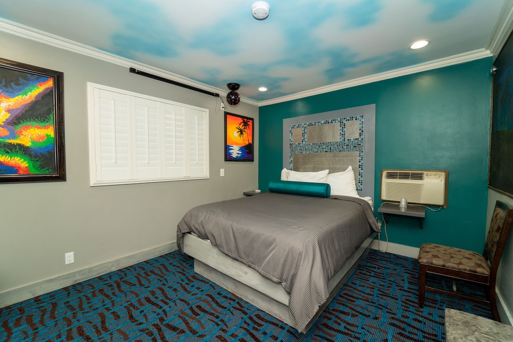 Royala Inn - Property Image 35