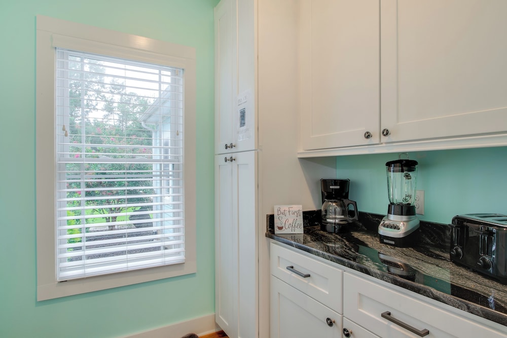 Lakefront Home w/ Hot Tub & Dock in Cross Hill!