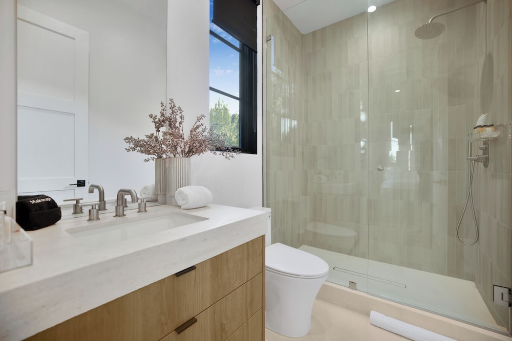 Kraft Villa - Luxury Living Redefined w/ Pool