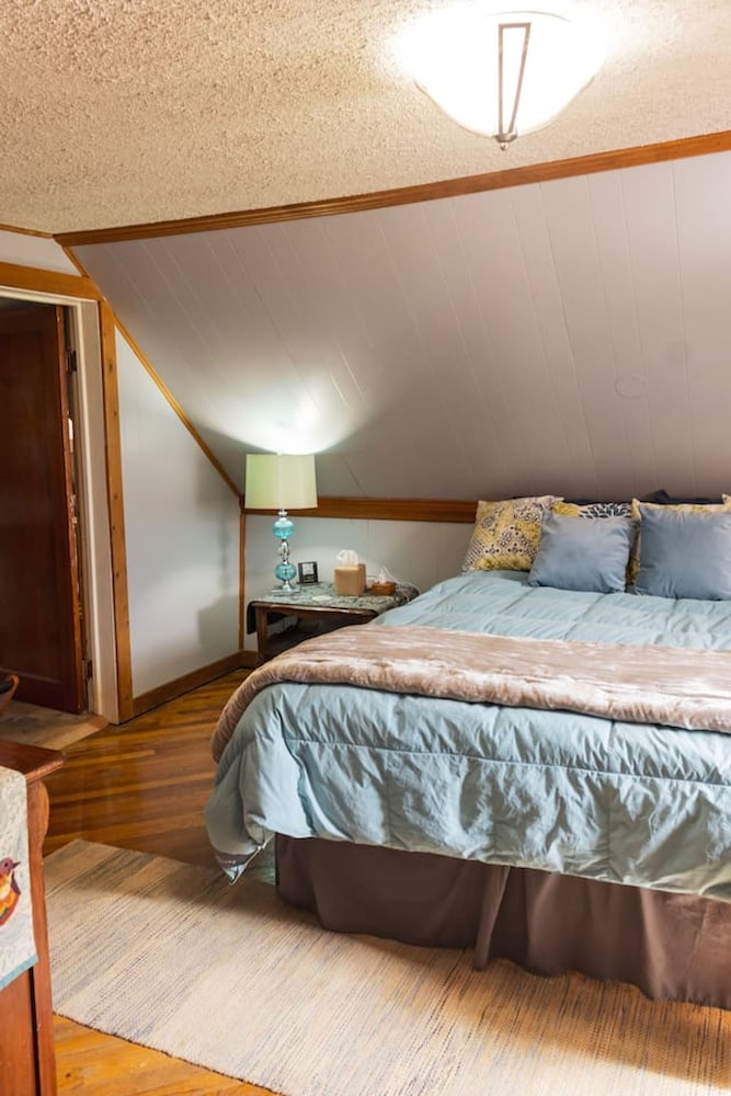 Columbine Roadhouse-4br Mountain Retreat Near Durango