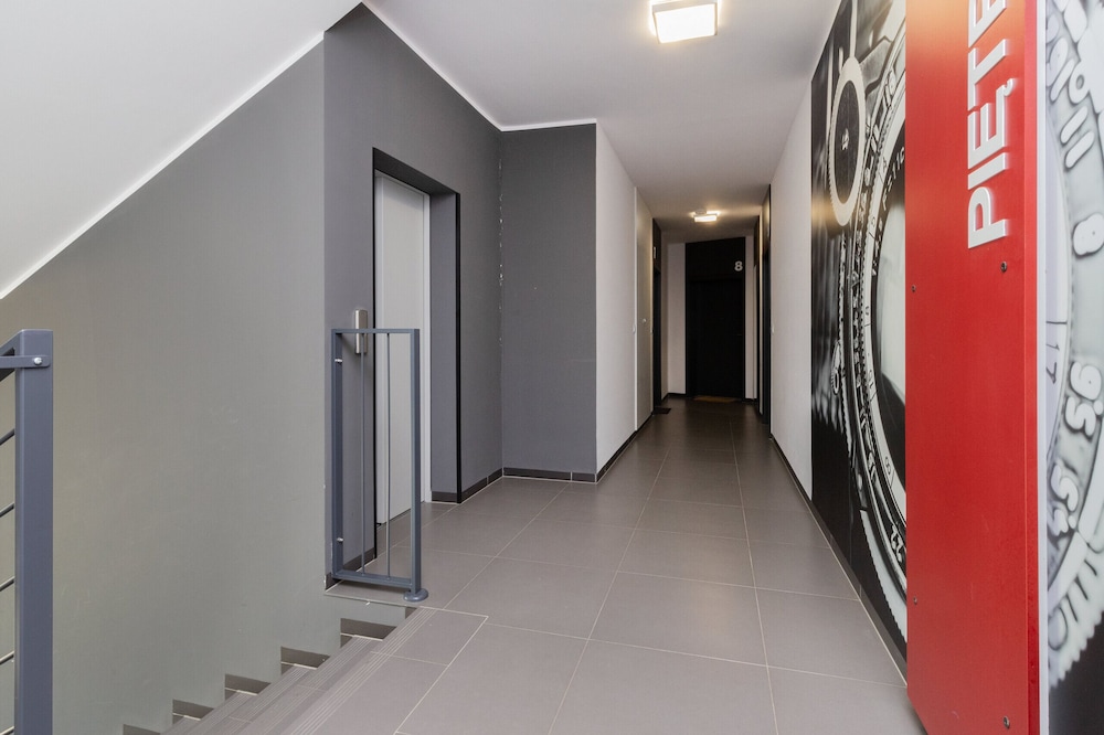 Spacious Bright Apartment by Renters view 2