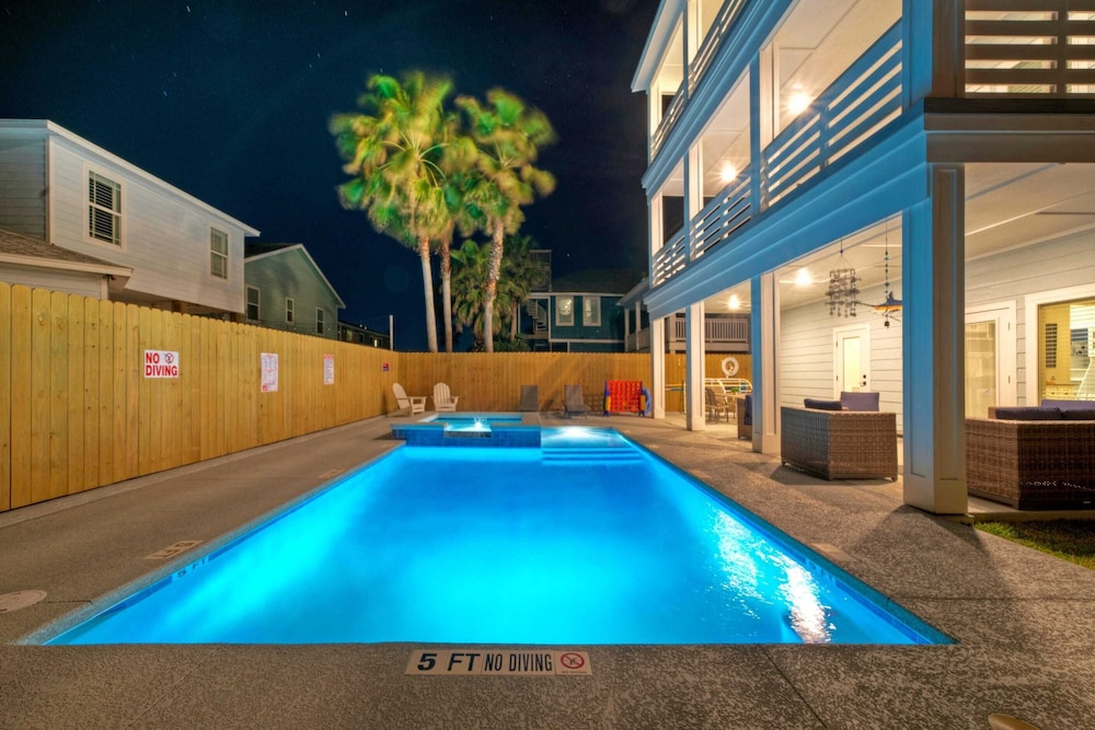 Private Pool+hot Tub, Near the Beach, Gulf Glimpse Marlin Cove by Avantstay