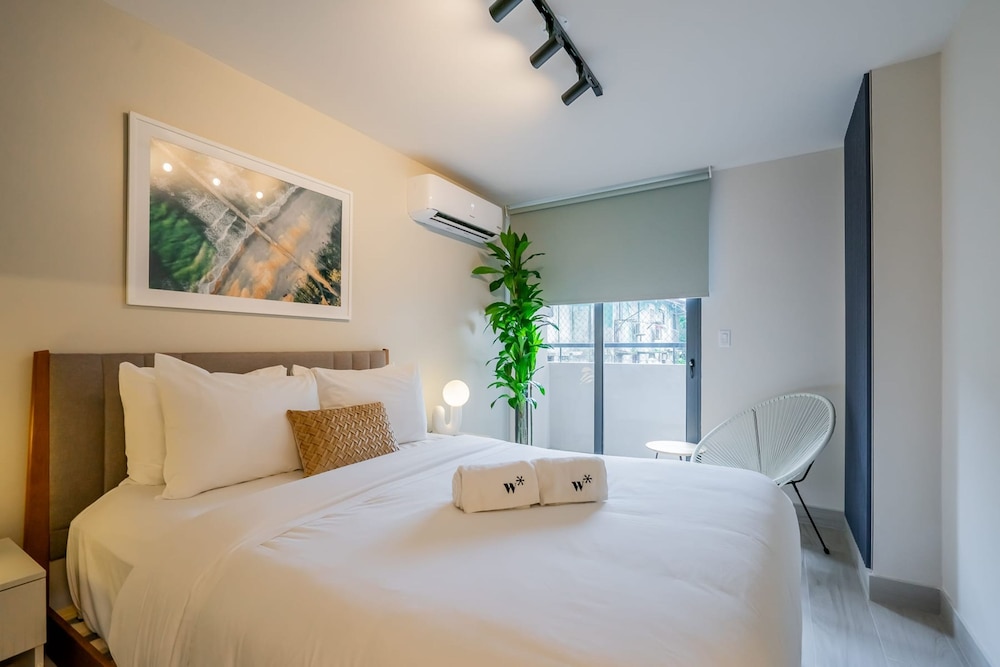 w Majestic 1BR w Fantastic Deco in Casco View