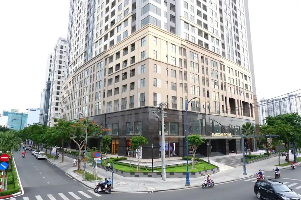 Prestige Saigon Royal - Modern Apartment