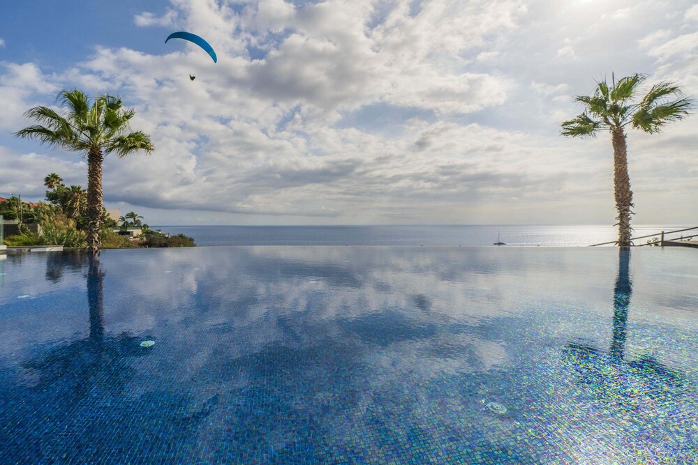 Luxury Holiday, sea View - Madeira Palace III view 5