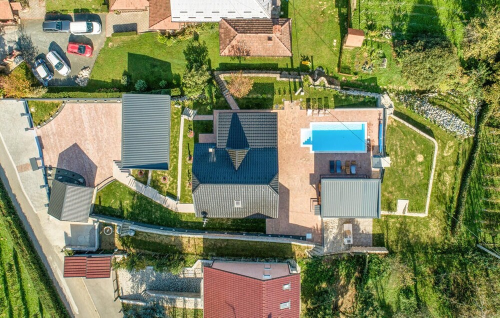Dream Villa Sleeps 8 With Sauna